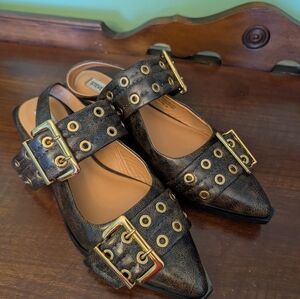 Steve Madden Graya Flats, Brown Distressed, Double Buckle